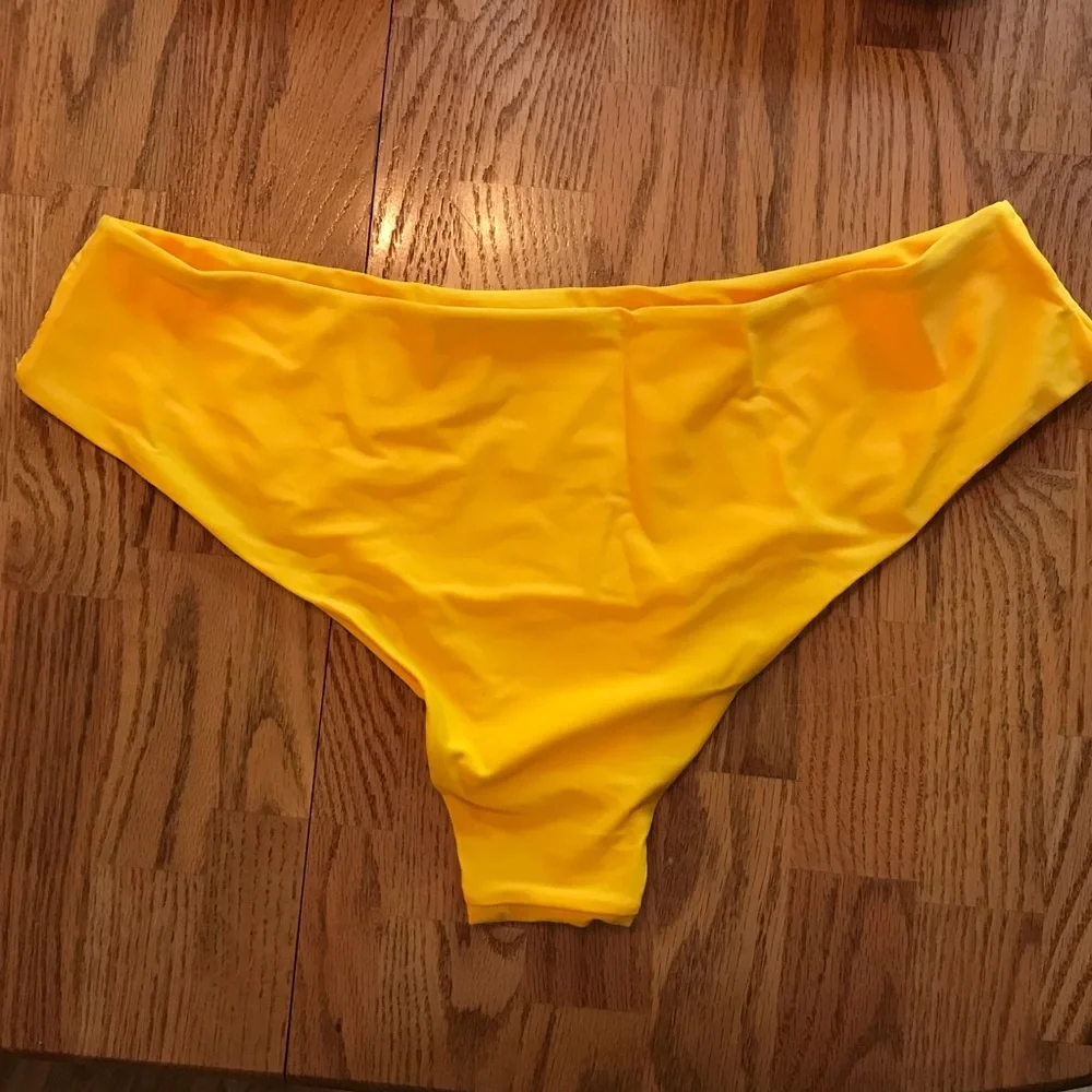 NWT Zaful Bright Yellow & White Knot Padded Bikini Set (2X)